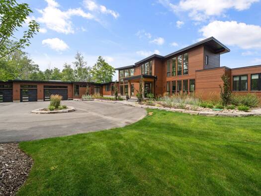 Einfamilienhaus zum Kauf 4.965.205 € 6.357 m² 78.843 m² Grundstück 151 Elysian Fields Kawartha Lakes K0M 1G0