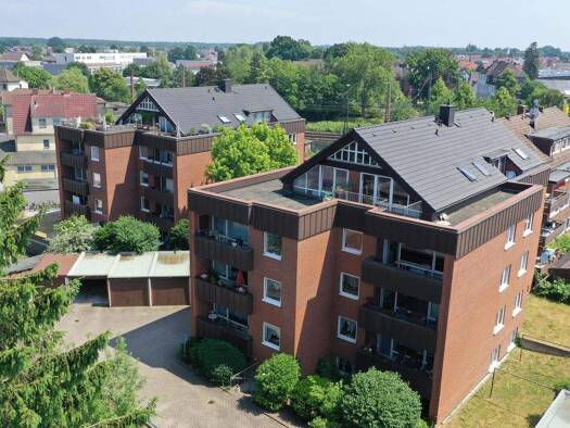 Mehrfamilienhaus zum Kauf provisionsfrei 2.740.000 € 72 Zimmer 1.856 m² 3.126 m² Grundstück frei ab sofort Lehrte 31275