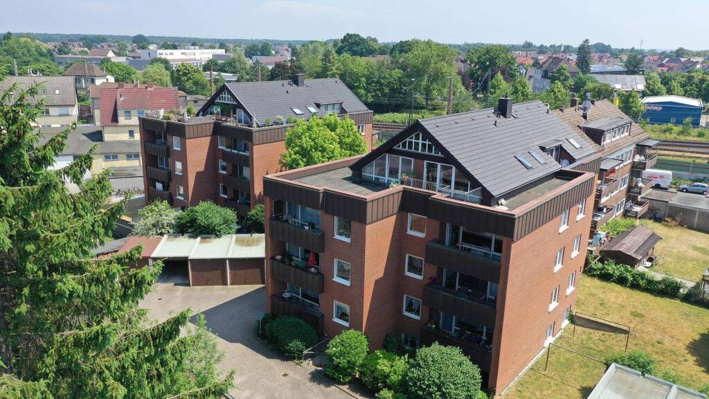 Mehrfamilienhaus zum Kauf provisionsfrei 2.740.000 € 72 Zimmer 1.856 m² 3.126 m² Grundstück frei ab sofort Lehrte 31275