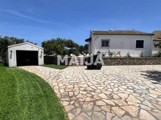 Villa zum Kauf 330.000 € 3 Zimmer 78,2 m² 1.140 m² Grundstück Vasilika, Agios Ioannis Municipality of Southern Corfu 491 00