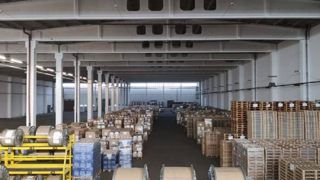 Lagerhalle zur Miete provisionsfrei 20.000 m² Lagerfläche teilbar ab 1.000 m² Badstraße Radeberg 01454