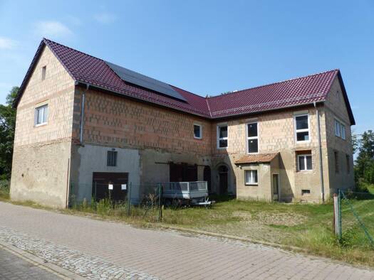 Einfamilienhaus zum Kauf 209.000 € 5 Zimmer 210 m² 4.826 m² Grundstück Calbitz Wermsdorf 04779
