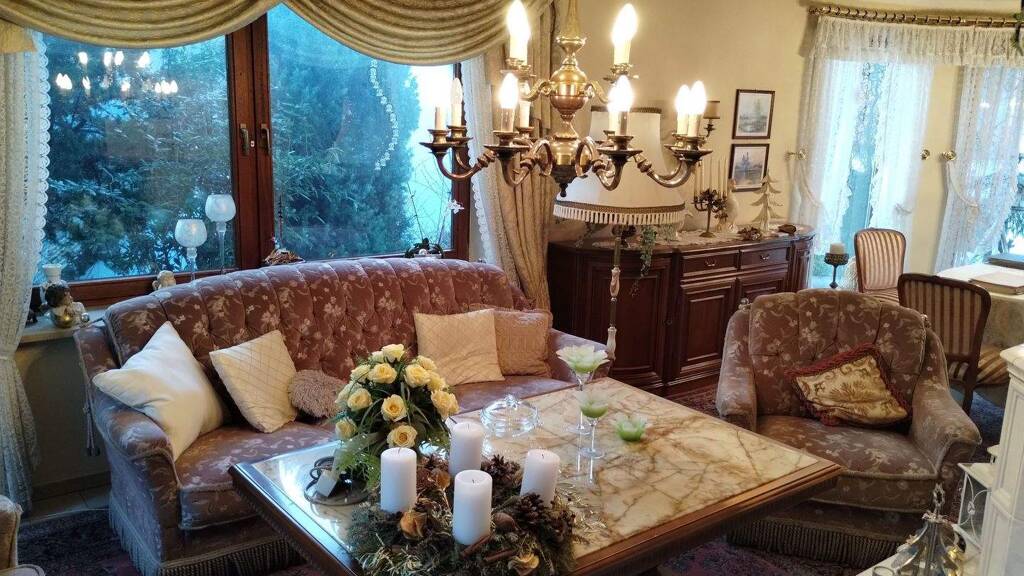 Einfamilienhaus zum Kauf 599.000 € 7,5 Zimmer 163,5 m² 650 m² Grundstück frei ab sofort Cadolzburg 90556