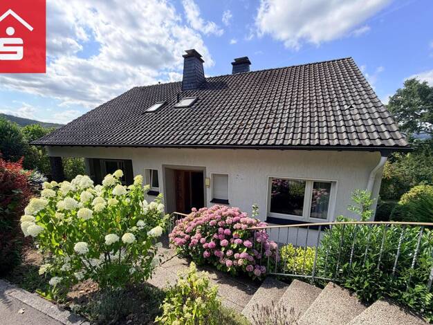 Einfamilienhaus zum Kauf 295.000 € 9 Zimmer 237,6 m² 677 m² Grundstück Arnsberg Arnsberg 59821