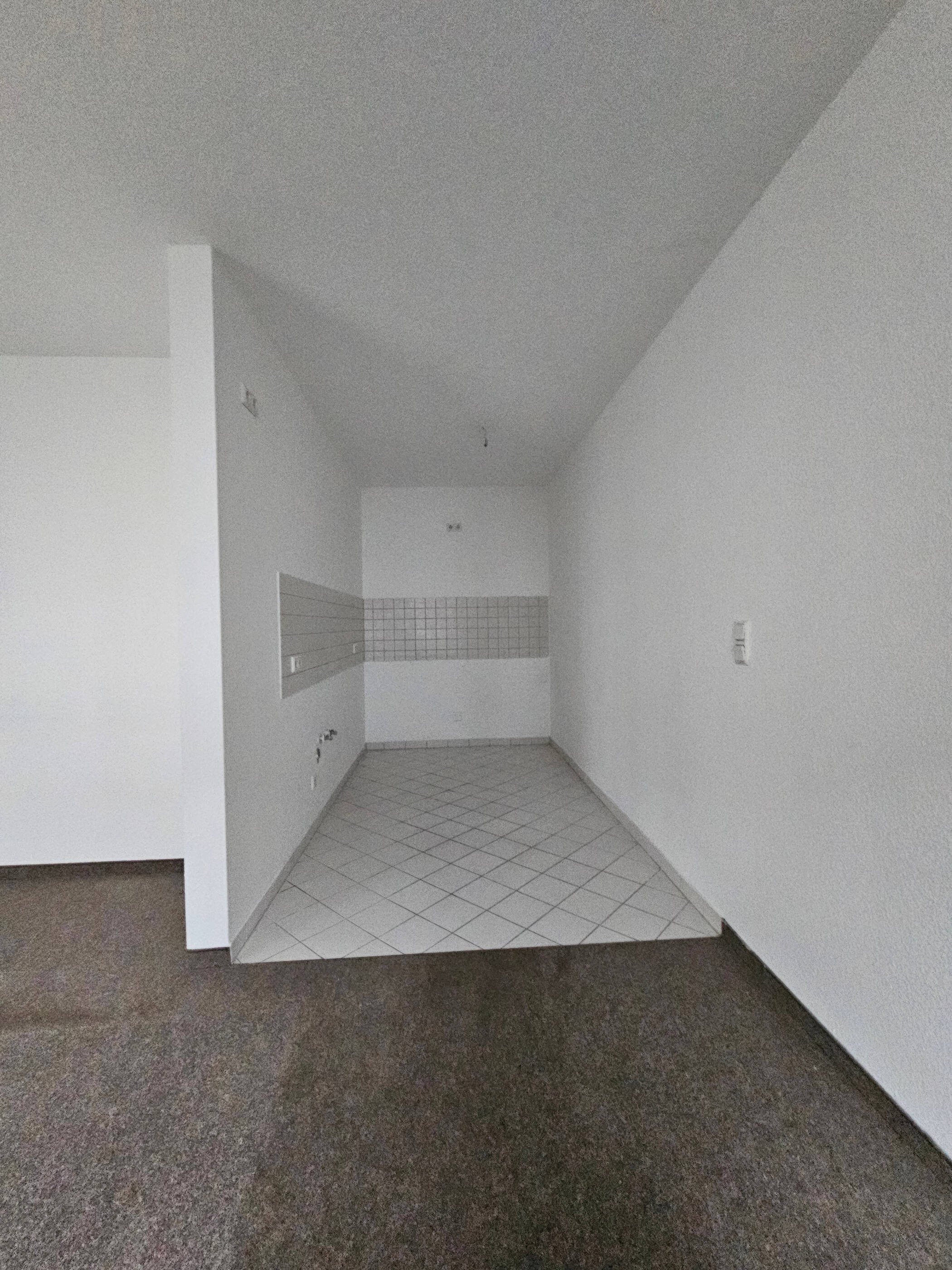 Gemütliche 2 Raum Wohnung mit Balkon im Zentrum – Zöllnerstr. 7, 9111 Chemnitz – Vorschaubild 6