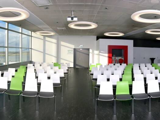 Bürofläche zur Miete 300 m² Bürofläche teilbar ab 30 m² Wilhelmine-Reichard-Ring 1 Klotzsche Ortsamtsbereich Klotzsche 01109