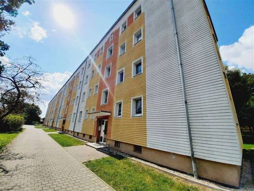 Wohnung zur Miete 356 € 3 Zimmer 59,3 m² 2. Geschoss frei ab sofort Gerhart-Hauptmann Straße 9 Lauchhammer 01979