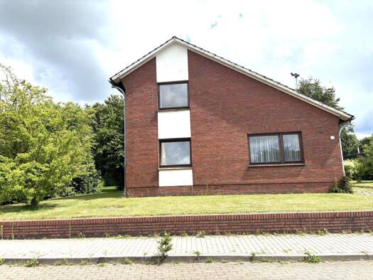 Einfamilienhaus zum Kauf 329.000 € 6 Zimmer 138 m² 735 m² Grundstück Tulpenweg 12 Wiepenkathen Stade 21684