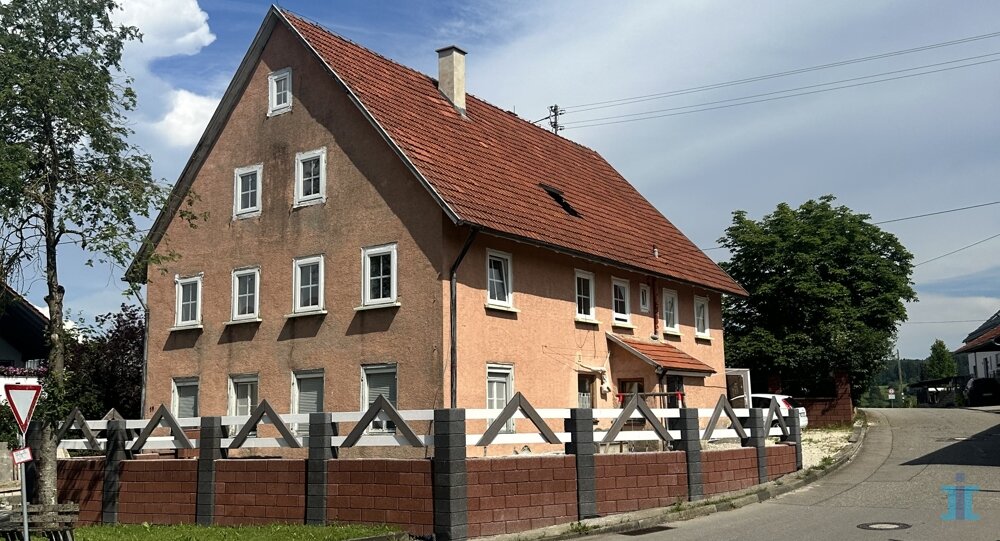 Mehrfamilienhaus zum Kauf provisionsfrei 430.000 € 9 Zimmer 251 m²<br/>Wohnfläche 606 m²<br/>Grundstück Eglingen Hohenstein / Eglingen 72531