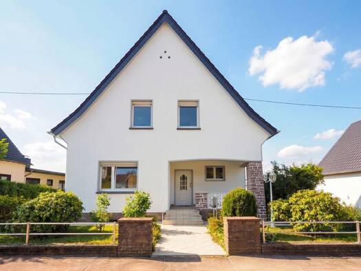 Einfamilienhaus zur Miete 1.350 € 6 Zimmer Holz Heusweiler 66265