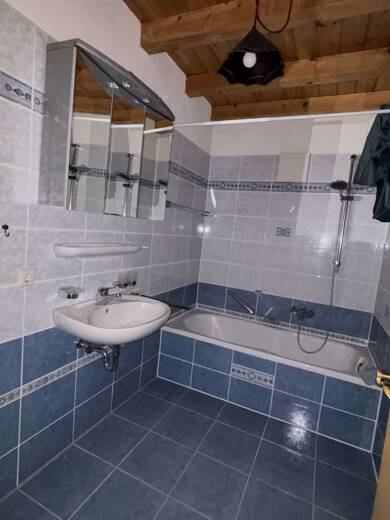 Wohnung zur Miete 500 € 4,5 Zimmer 90 m² Geschoss 3/33 frei ab sofort Hohentengen Hohentengen am Hochrhein 79801