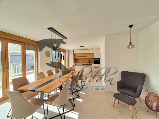 Einfamilienhaus zum Kauf - Erstbezug 1.420.000 € 6 Zimmer 414 m² Kaštel Novi 21217