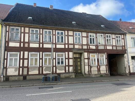 Mehrfamilienhaus zum Kauf 1 Zimmer 200 m² 6.571 m² Grundstück frei ab sofort Bismark Bismark (Altmark) 39629