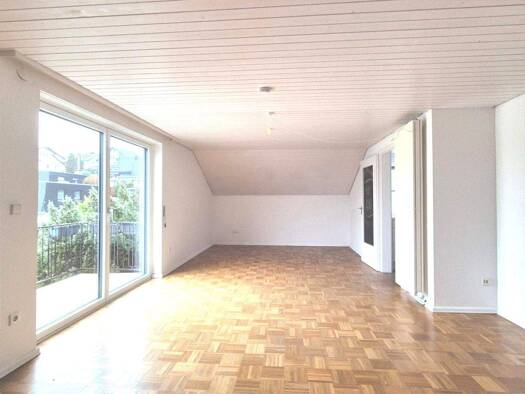 Wohnung zur Miete 1.250 € 3 Zimmer 99 m² 3 Geschosse frei ab 01.05.2026 Elsterweg 51 Pfullingen 72793