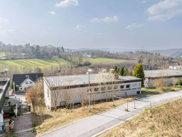 Bungalow zum Kauf 199.000 € 8 Zimmer 122,3 m² 425 m² Grundstück Altena 58762