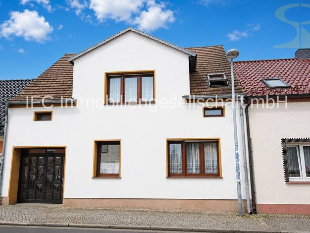 Reihenmittelhaus zum Kauf 115.000 € 5 Zimmer 123 m² 258 m² Grundstück Coswig Coswig (Anhalt) 06869