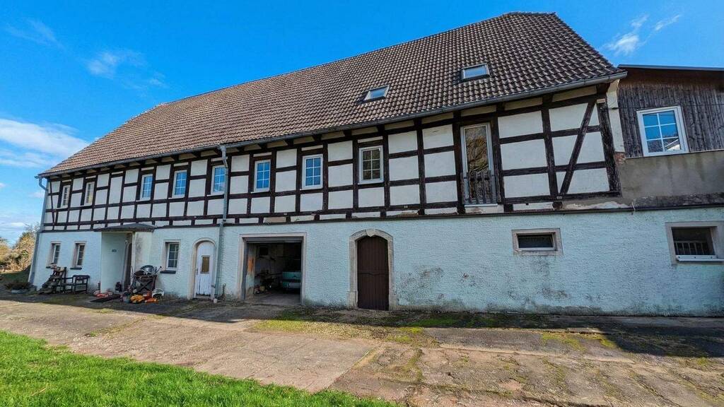 Einfamilienhaus zum Kauf 270.000 € 10 Zimmer 250 m² 2.600 m² Grundstück Treben Stauchitz 01594