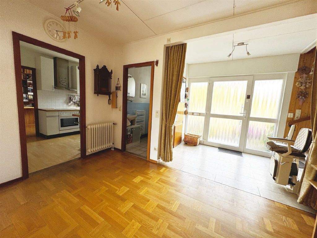 Immobilie in Kassel - Großzügiges Ein- bis Zweifamilienhaus in gefragter Lage von Kassel-Kirchditmold - Bild 2