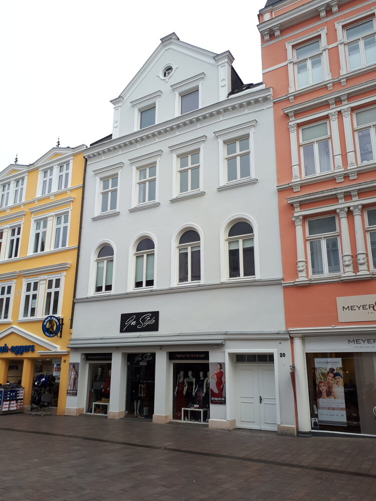 Wohnung zur Miete 600 € 2 Zimmer 54,8 m²<br/>Wohnfläche 01.10.2024<br/>Verfügbarkeit Große Straße 20 Altstadt - St.-Marien Flensburg 24937