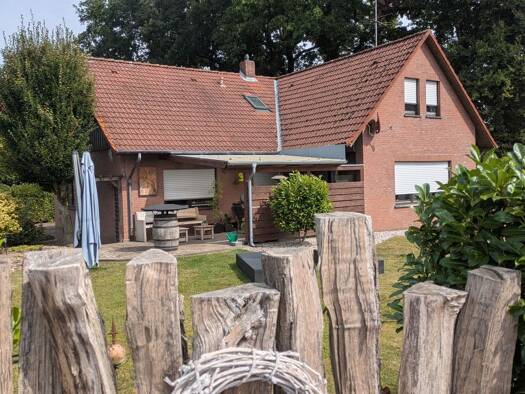 Mehrfamilienhaus zum Kauf 359.000 € 7 Zimmer 176 m² 983 m² Grundstück Cappeln Cappeln (Oldenburg) 49692