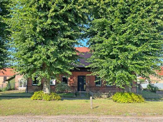 Haus zum Kauf provisionsfrei 299.000 € 11 Zimmer 250 m² 843 m² Grundstück frei ab sofort Bredereiche Fürstenberg/Havel 16798