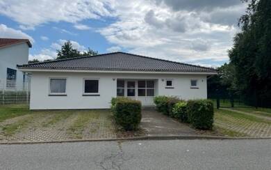 Bungalow zum Kauf 305.000 € 5 Zimmer 145 m² 721 m² Grundstück frei ab 01.05.2025 Satow Satow 18239