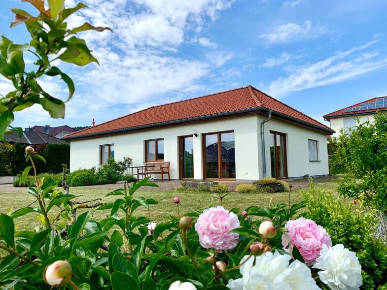 Haus zur Miete 1.250 € 4 Zimmer 108 m² 722 m² Grundstück Adalbert-Geheeb-Straße 10 Geisa Geisa 36419