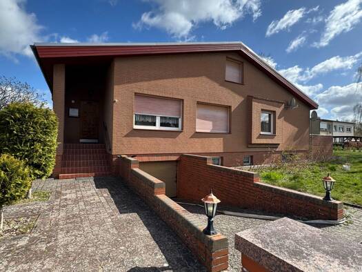 Einfamilienhaus zum Kauf provisionsfrei 279.000 € 4 Zimmer 140 m² Heinrich-Heine-Str. 1 Lübtheen 19249