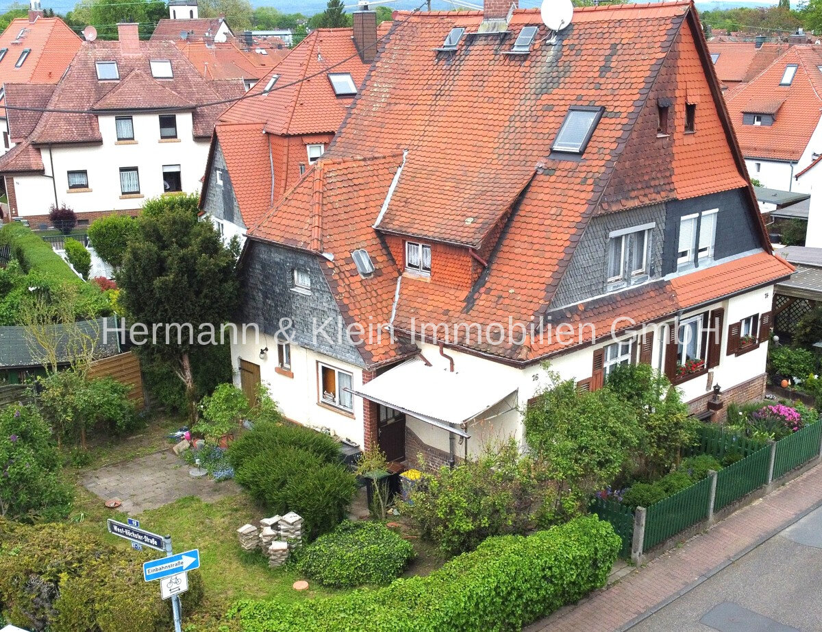 Doppelhaushälfte zum Kauf 349.000 € 4,5 Zimmer 83 m²<br/>Wohnfläche 247 m²<br/>Grundstück ab sofort<br/>Verfügbarkeit Zeilsheim Frankfurt am Main 65931