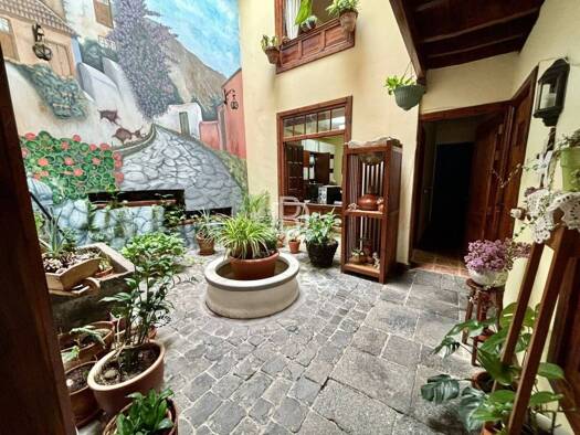 Villa zum Kauf 775.000 € 5 Zimmer 353 m² Puerto de la Cruz 38400