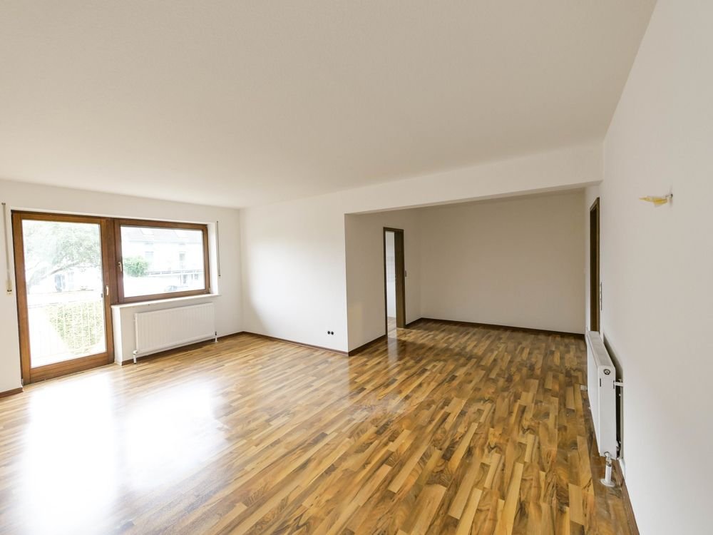 Wohnung zur Miete 1.150 € 4 Zimmer 105 m²<br/>Wohnfläche 1.<br/>Geschoss ab sofort<br/>Verfügbarkeit Versbach Würzburg / Versbach 97078