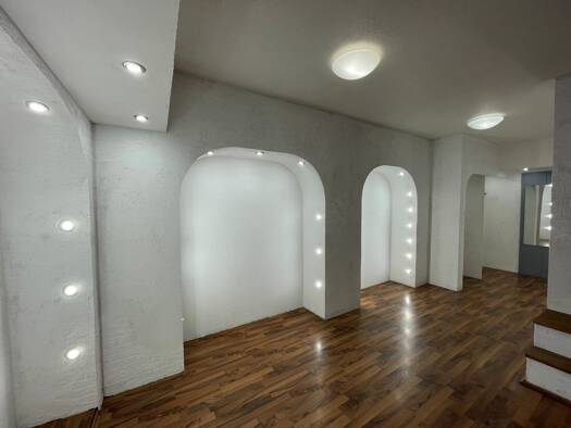 Laden zur Miete provisionsfrei 1.750 € 95,8 m² Verkaufsfläche Innenstadt Regensburg 93047