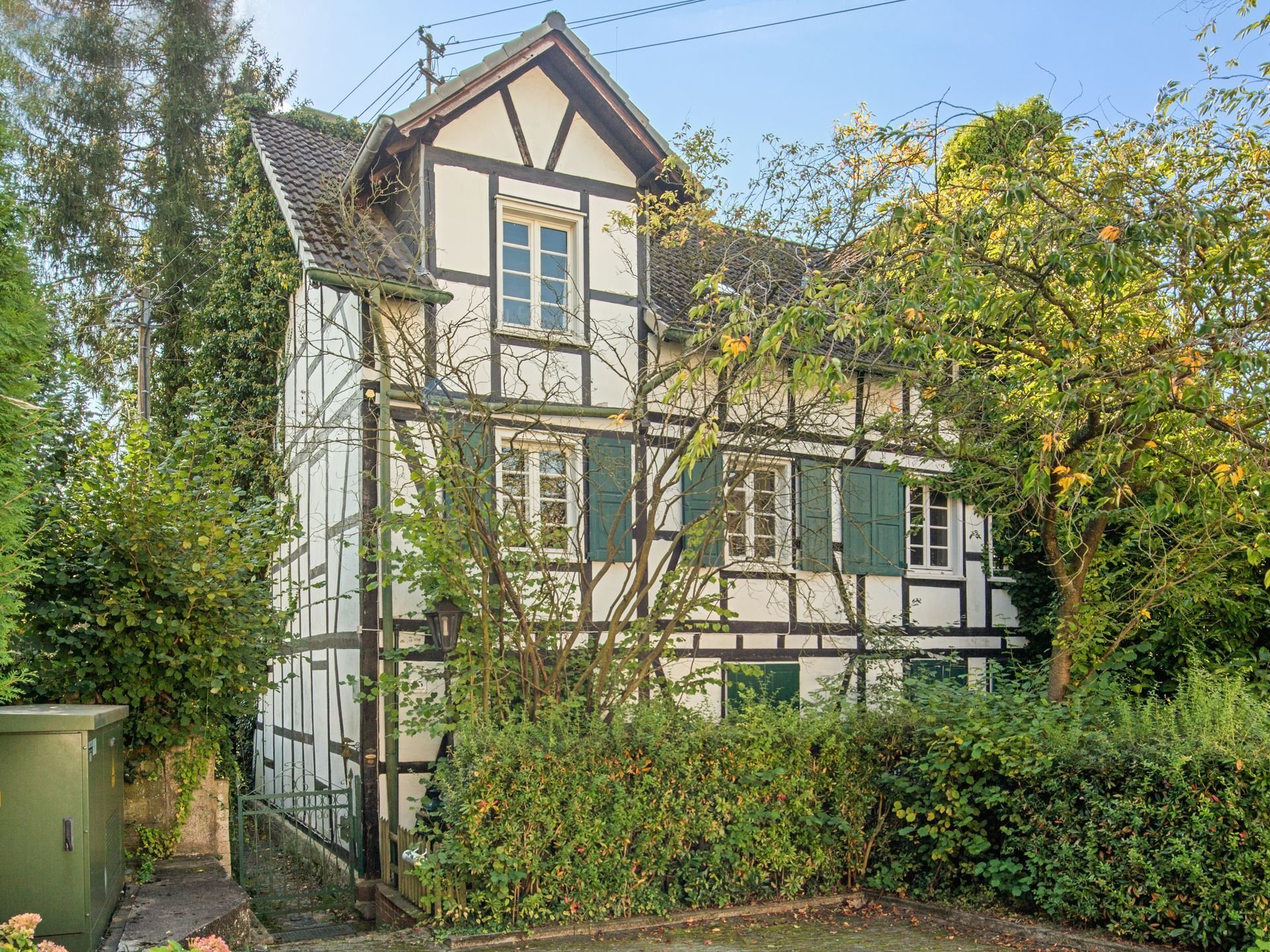 Einfamilienhaus zum Kauf 350.000 € 9 Zimmer 204 m²<br/>Wohnfläche 776 m²<br/>Grundstück Ruppichteroth Ruppichteroth 53809