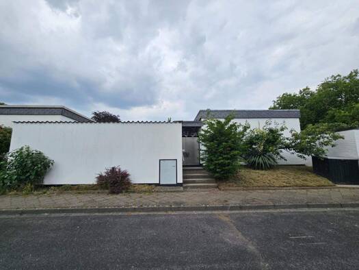 Einfamilienhaus zum Kauf provisionsfrei 865.000 € 4 Zimmer 155 m² 304 m² Grundstück Gustav-Mahler-Straße 3 Urdenbach Düsseldorf 40593