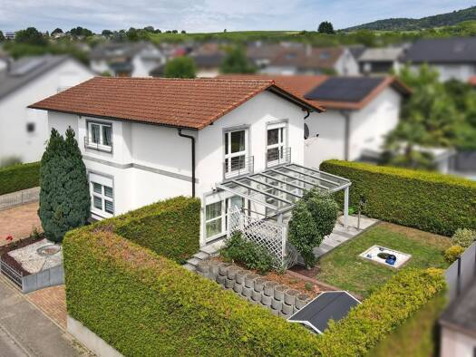 Einfamilienhaus zum Kauf 759.000 € 6 Zimmer 160,8 m² 307 m² Grundstück Ortsgebiet Sinzheim 76547