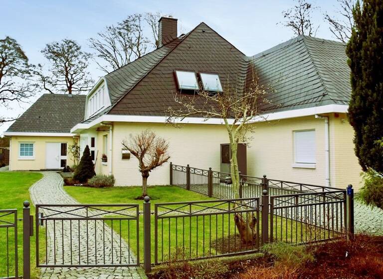 Einfamilienhaus zum Kauf 799.000 € 6 Zimmer 380 m²<br/>Wohnfläche 1.000 m²<br/>Grundstück Zeißig Hoyerswerda 02977