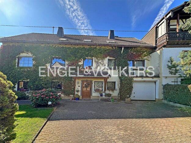 Haus zum Kauf 399.000 € 11 Zimmer 371 m² 830 m² Grundstück Hömberg 56379