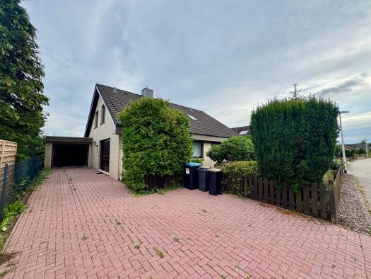 Einfamilienhaus zum Kauf 280.000 € 5 Zimmer 185 m² 883 m² Grundstück frei ab sofort Oberreihe 43 Cadenberge 21781