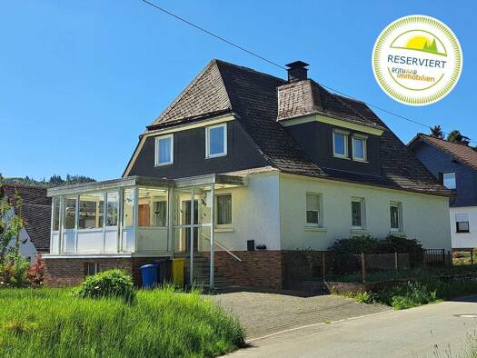 Haus zum Kauf 135.000 € 9 Zimmer 170 m² 1.066 m² Grundstück Feudingen Bad Laasphe 57334