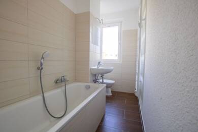 Wohnung zur Miete 359 € 3 Zimmer 59,7 m² 3. Geschoss Kattowitzer Str. 39 Südstadt Halle (Saale) 06128