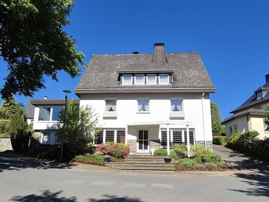 Einfamilienhaus zum Kauf 299.000 € 10 Zimmer 254 m² 1.503 m² Grundstück Cobbenrode Eslohe 59889