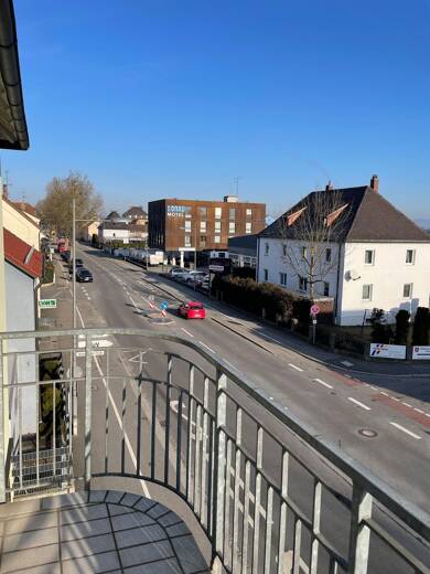 Wohnung zur Miete 730 € 3 Zimmer 77 m² 2. Geschoss frei ab 01.08.2025 Landshuter Str. Planungsbezirk 128 Straubing 94315