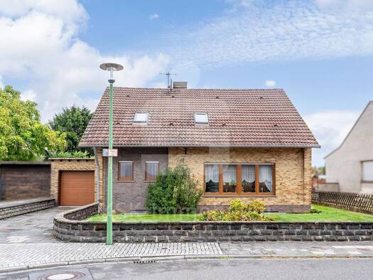 Einfamilienhaus zum Kauf 319.000 € 5 Zimmer 128 m² 685 m² Grundstück Tollhausen Elsdorf 50189