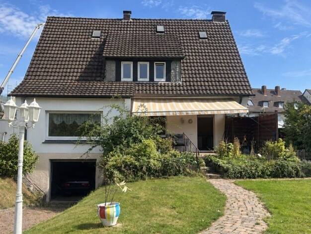 Mehrfamilienhaus zum Kauf 320.000 € 6 Zimmer 119,5 m² 726 m² Grundstück Neheim-Hüsten Arnsberg 59759