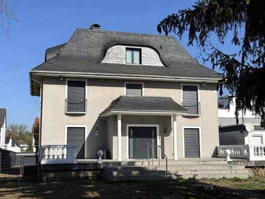 Einfamilienhaus zum Kauf 1.320.000 € 7 Zimmer 290 m² 881 m² Grundstück frei ab sofort Bischofsheim Maintal 63447