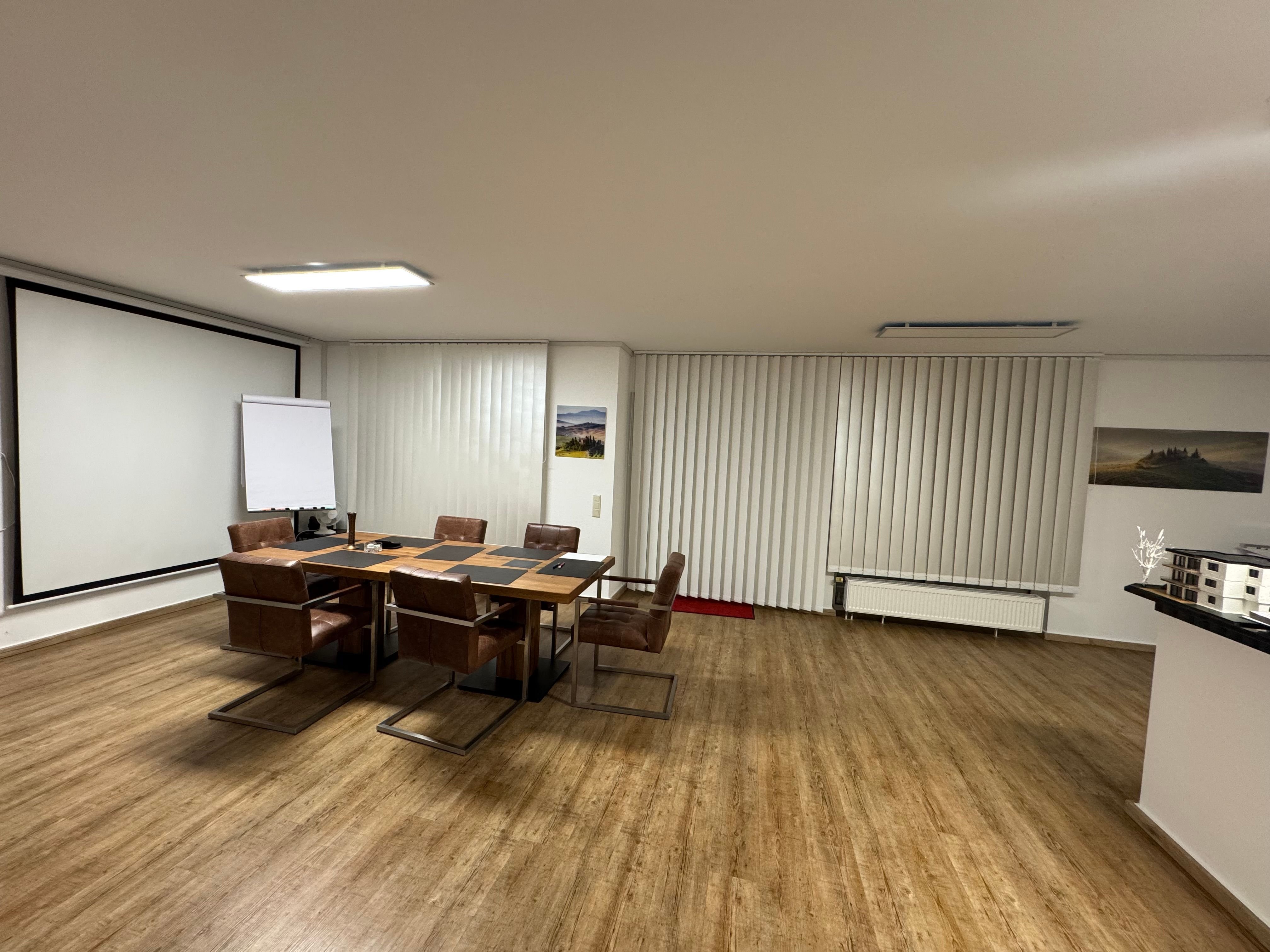 Büro-/Praxisfläche zur Miete provisionsfrei 22 € 5 Zimmer 125 m²<br/>Bürofläche ab 12 m²<br/>Teilbarkeit Windhagen Windhagen 53578