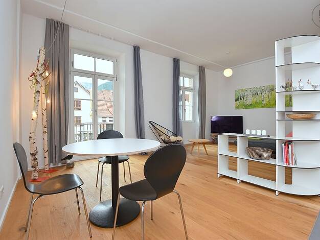 Wohnung zur Miete auf Zeit 1.830 € 2 Zimmer 82 m² frei ab sofort Dettingen an der Erms 72581