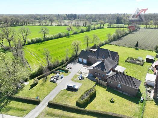 Einfamilienhaus zum Kauf 265.000 € 285 m² 3.561 m² Grundstück Selverde Uplengen 26670