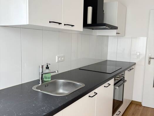 Wohnung zur Miete 800 € 3 Zimmer 77 m² EG frei ab sofort Kitzingen 97318