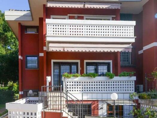Haus zum Kauf 1.180.000 € 340 m² 600 m² Grundstück Roma 00128